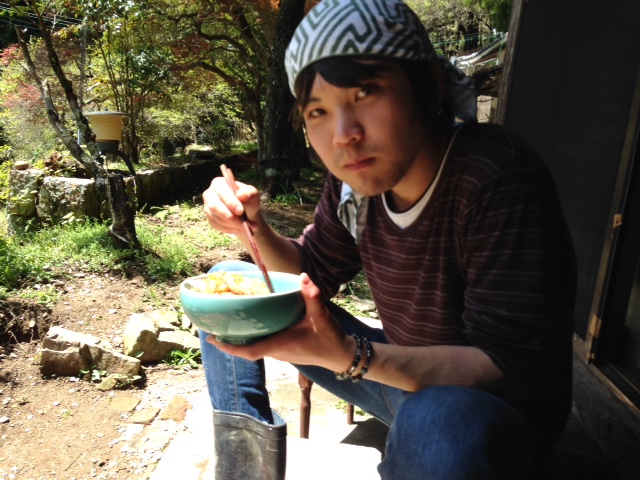 旅人大活躍！古民家屋根おろし